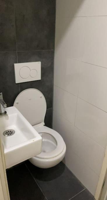 روتردام Lovely 1 Private Bedroom With Garden View المظهر الخارجي الصورة